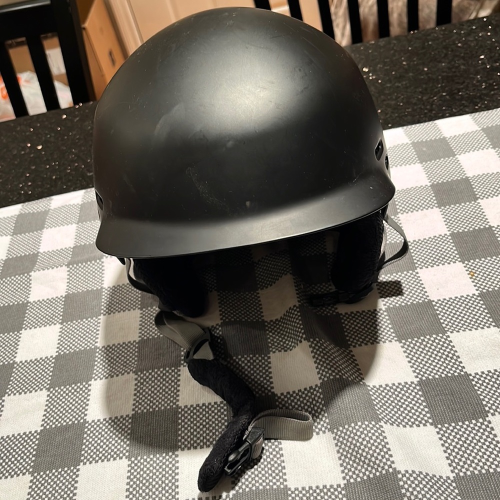 Black size large ski helmet